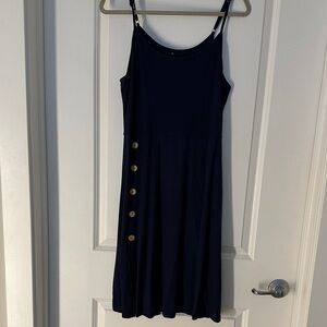 Chic Navy Sleeveless Midi Dress with Button Accents
